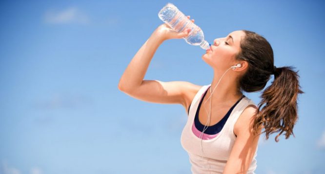 5 mẹo giảm cân sau Tết - Uống nước mỗi ngày hỗ trợ giảm cân hiệu quả